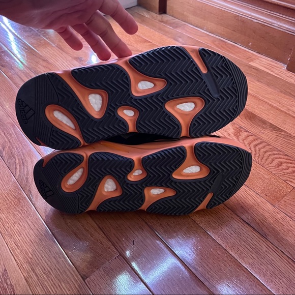 YEEZY 700 enflame amber - Picture 5 of 6